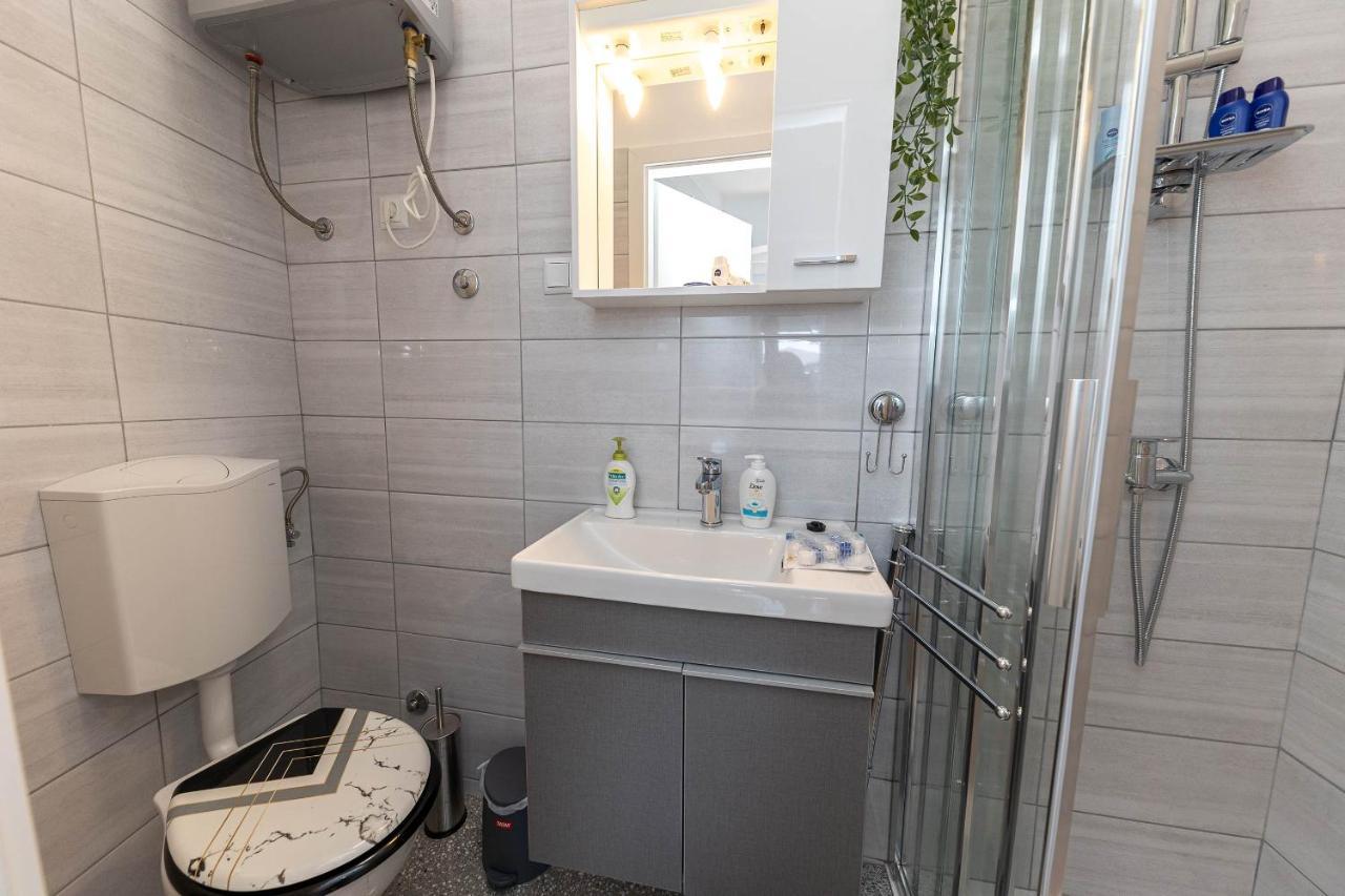 Apartmani Kaiserin Crikvenica Exteriör bild